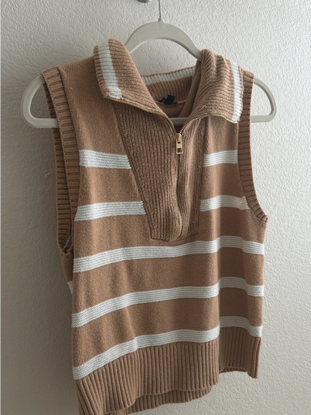 Talbots Striped Knit Sleeveless Polo Vest in Camel & White
